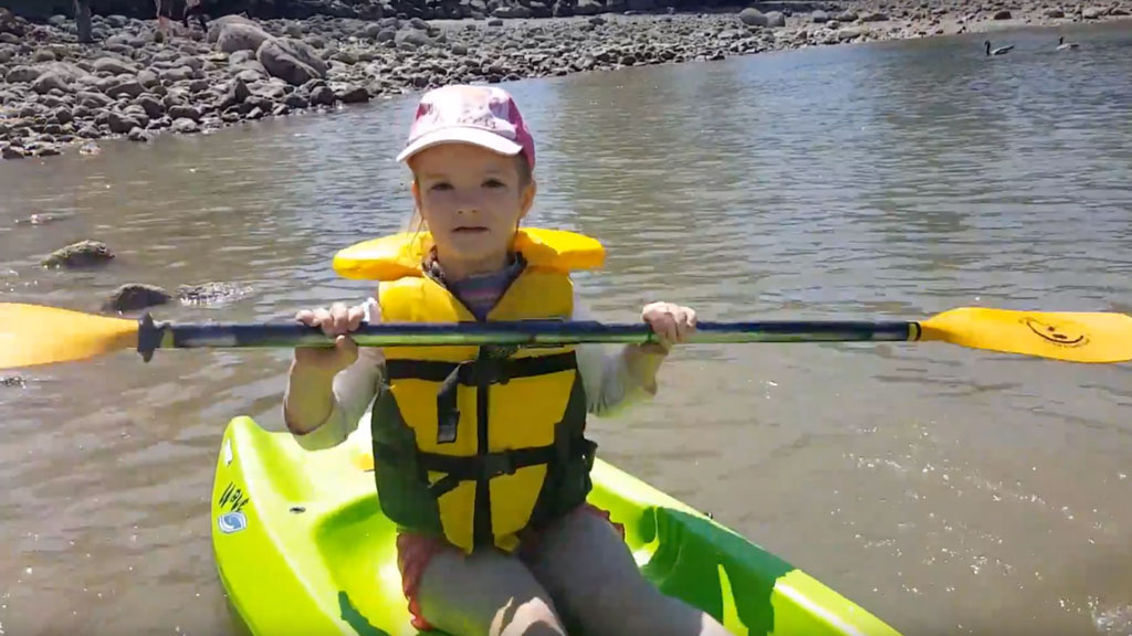 Ms Elsie teaches us about kayaking